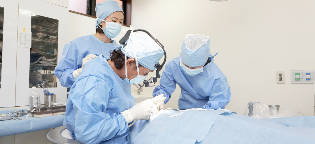 歯周病の治療：非外科的介入から外科的手術まで